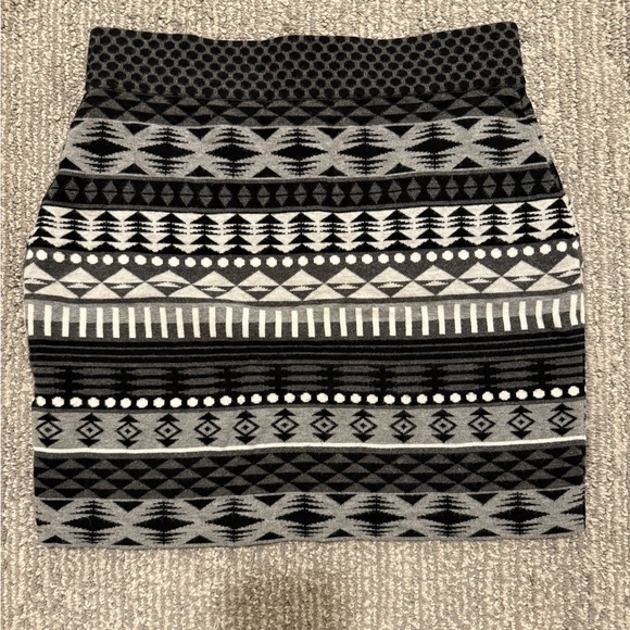 Krimson Klover Black Gray Nordic Knit Mini Skirt Size M Winter Stretch - Picture 4 of 4